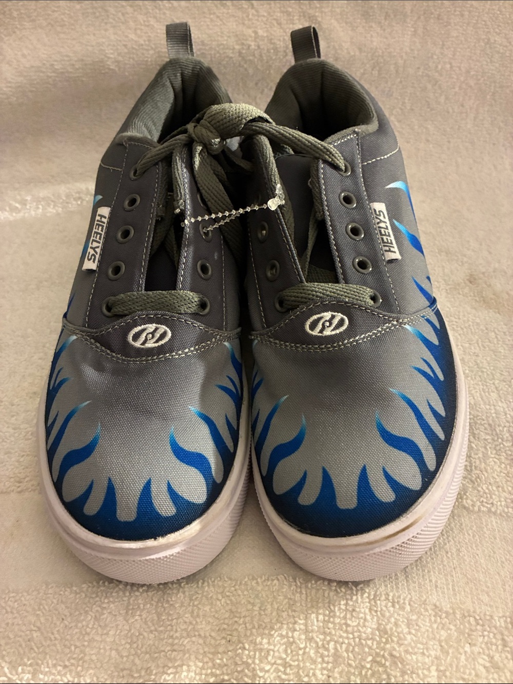 Heelys Kids Gray Sneakers with Blue Flame Graphic-New!HE101000